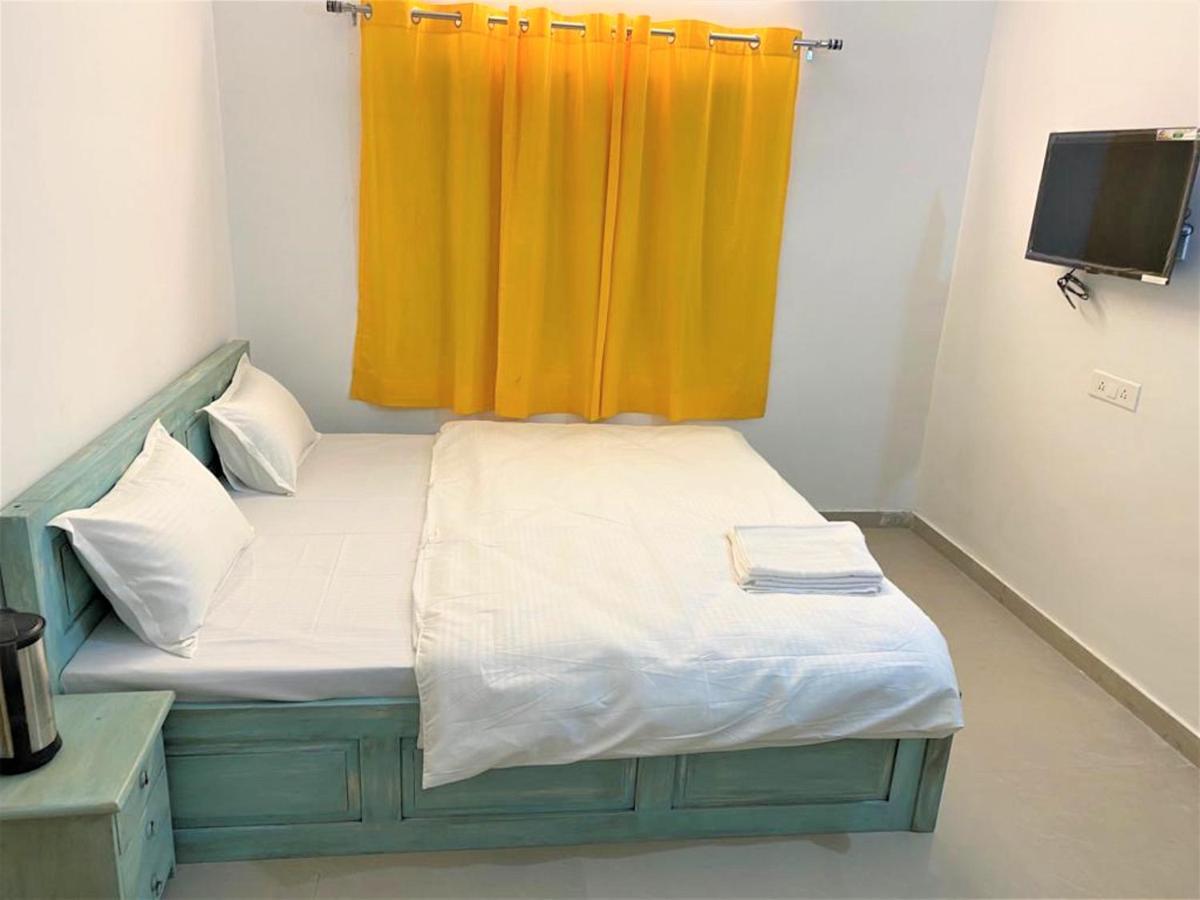 Shikhar Bunglow - A Stunning Valley View Bungalow In Mount Abu Bed & Breakfast Eksteriør bilde
