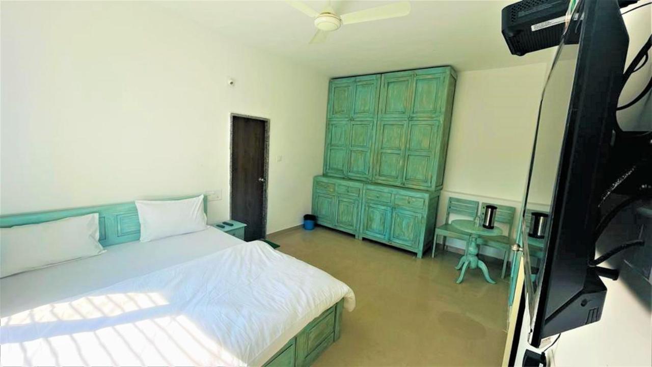 Shikhar Bunglow - A Stunning Valley View Bungalow In Mount Abu Bed & Breakfast Eksteriør bilde