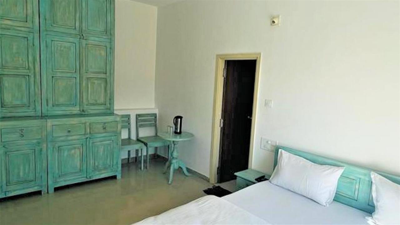 Shikhar Bunglow - A Stunning Valley View Bungalow In Mount Abu Bed & Breakfast Eksteriør bilde