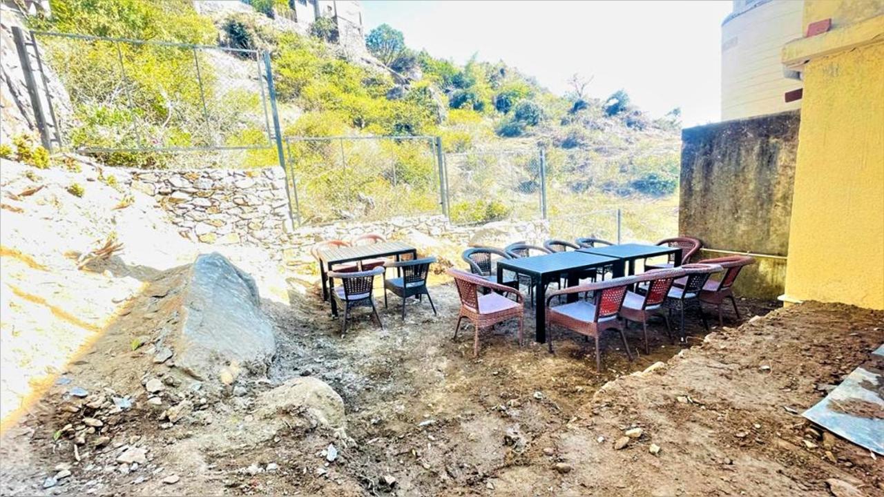 Shikhar Bunglow - A Stunning Valley View Bungalow In Mount Abu Bed & Breakfast Eksteriør bilde