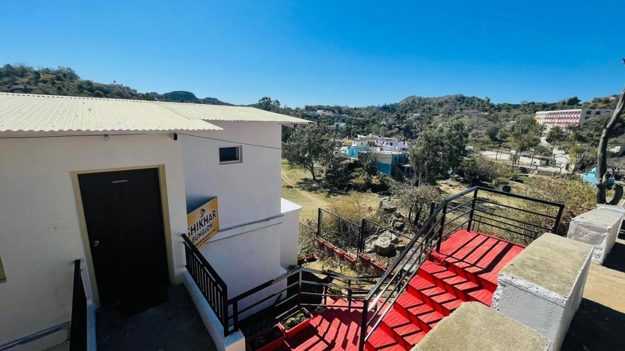 Shikhar Bunglow - A Stunning Valley View Bungalow In Mount Abu Bed & Breakfast Eksteriør bilde