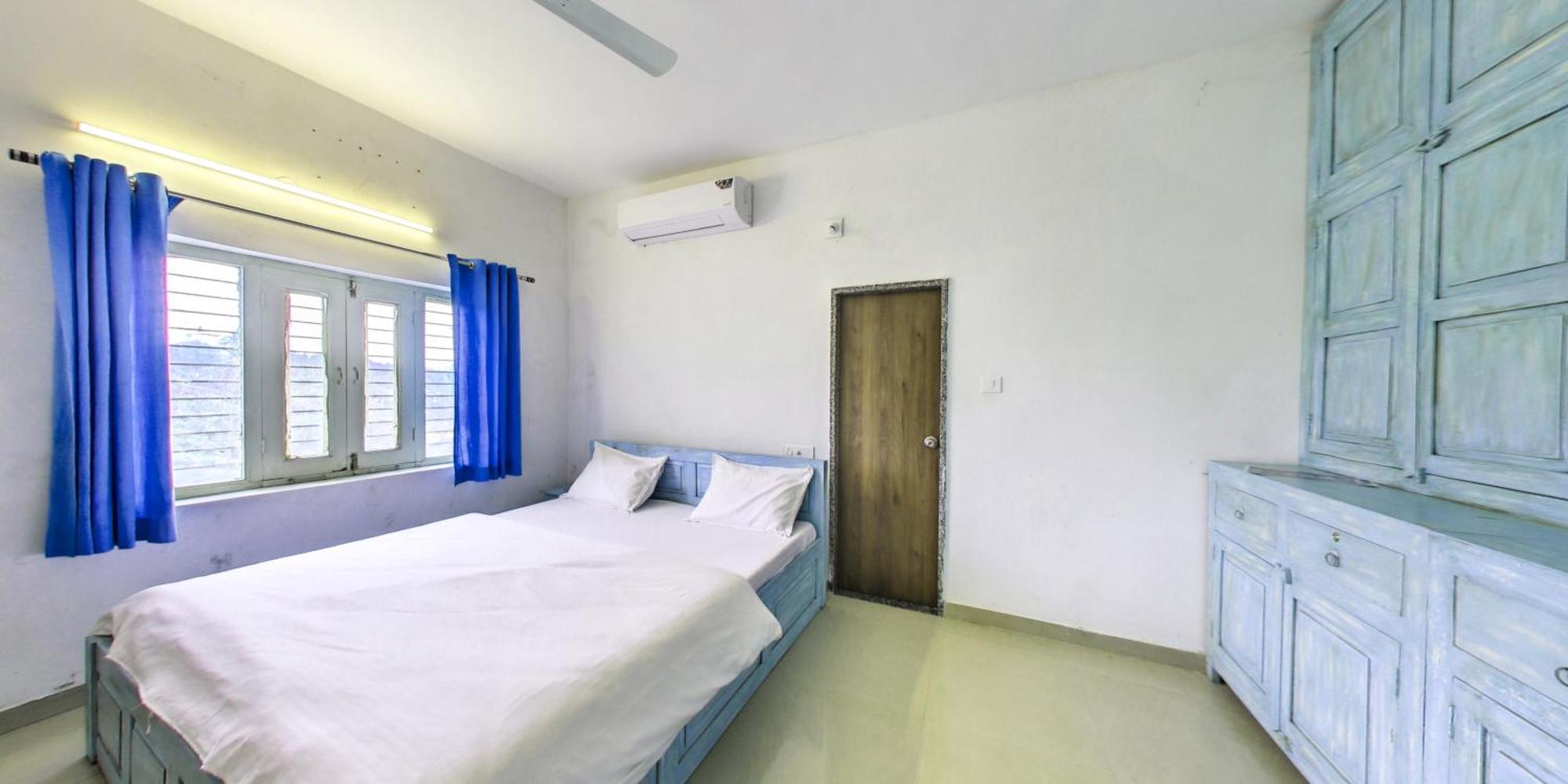 Shikhar Bunglow - A Stunning Valley View Bungalow In Mount Abu Bed & Breakfast Eksteriør bilde